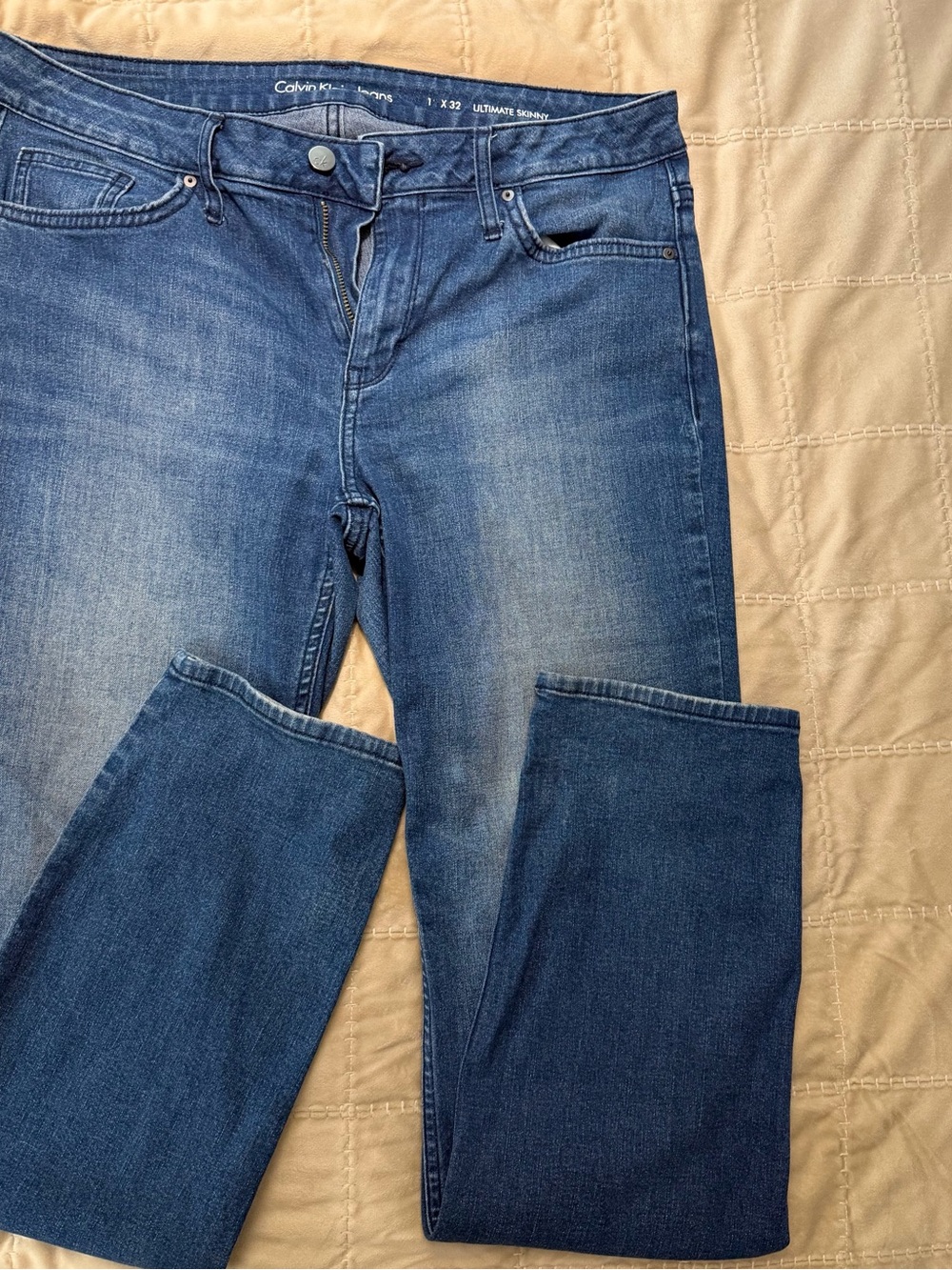 Calvin Klein Women's Medium Blue Skinny Jeans